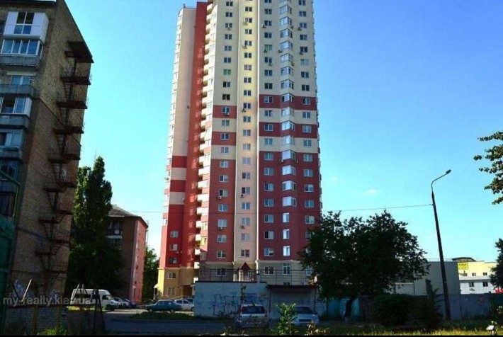 Продаж 3-к квартири вул. Бориспільська 4 - фото 1