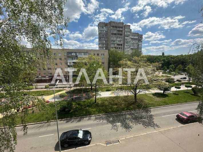 Продаж 3к на просп. Космонавтів | 60 м² | ТОРГ трикімнатна квартира - фото 1
