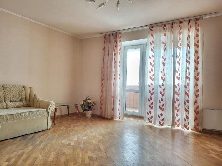 Продаж великої 3 к.кв на Острожського, 59. - фото 1