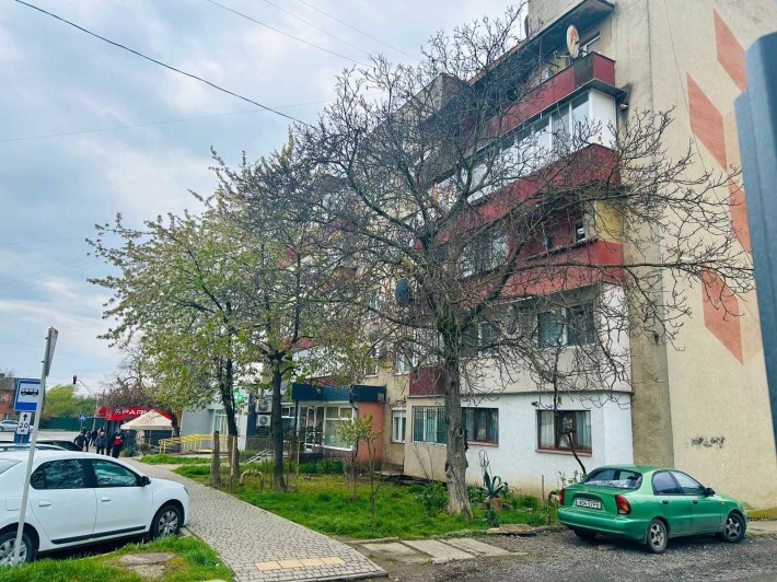 Продам 2 кімнатну квартиру з дуже гарним краєвидом - фото 1