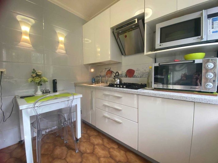 Продаж 3 кім.кв. Ентузіастів 41, метро Лівобережна 10 хвилин пішки. - фото 1