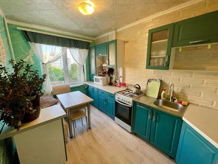 Продаж 3к квартири, чешка 64.1 кв. м на мас. Тополя-2 буд. 12 - фото 1