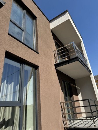 Продаж однокімнана з диваном Клубний Будинок | 1,5 кк | З паркомісцем - фото 1