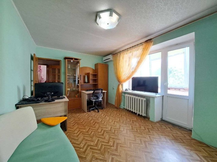 Продам 2 кімнатну квартиру Калинова середній поверх гарний стан - фото 1