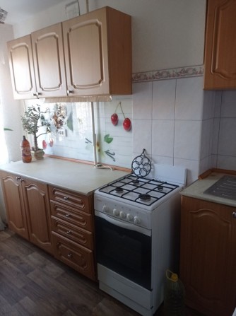 Продам двухкомнатную на Коммунаре - фото 1