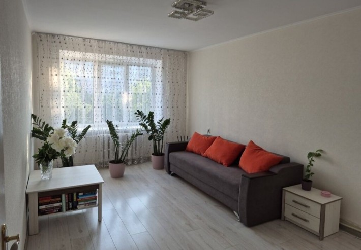 Продаж однокімнатної квартири з гарним ремонтом - фото 1