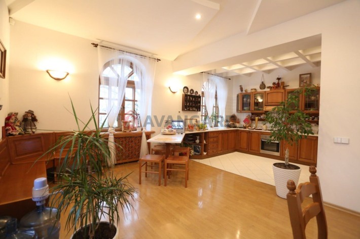 Продам 4 ком кв 150 м2 Сталинка Центр Парк Глобы (Торг) - фото 1