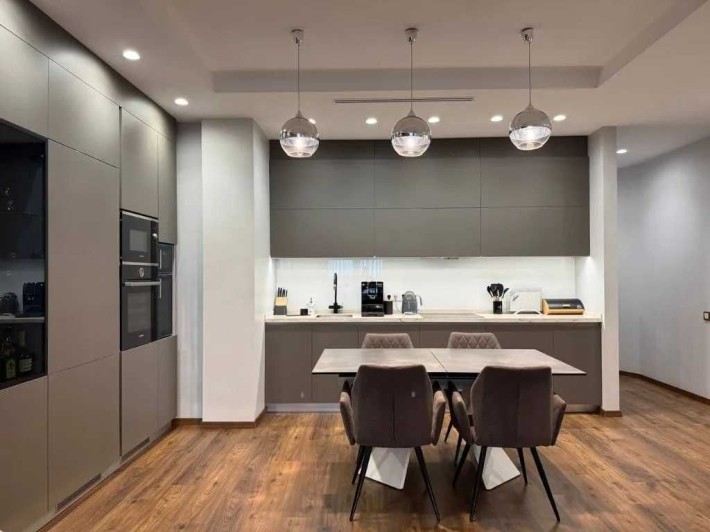Продажа эксклюзивной 4-к квартиры с террасой в ЖК Панорама Нагорка - фото 1
