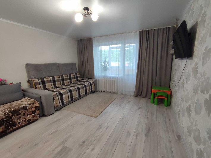 Продам 1-но кімнатну  з ремонтом на польвій - фото 1