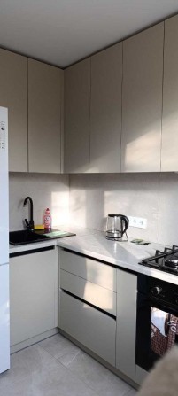 Продам 1к квартиру ж/м Левобережный пр-кт Мира Караван - фото 1