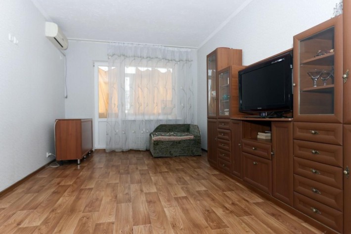 Продаж 1 - но кімнатної квартири в Комунарському районі - фото 1