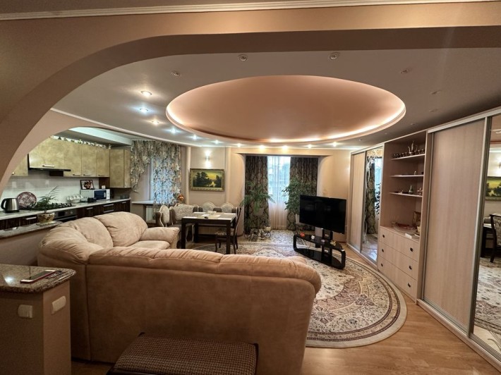 Продаж 3 кім. квартири у центрі, ремонт, меблі, АГВ - фото 1