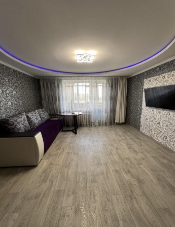 Центр продаж 3-кімн квартири з гарним ремонтом - фото 1