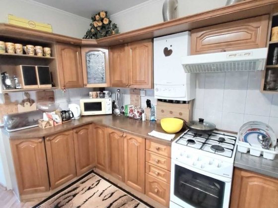 Продам 3-и к/к 76 м2 в елітному будинку з закритим двором в центрі.. Кропивницкий