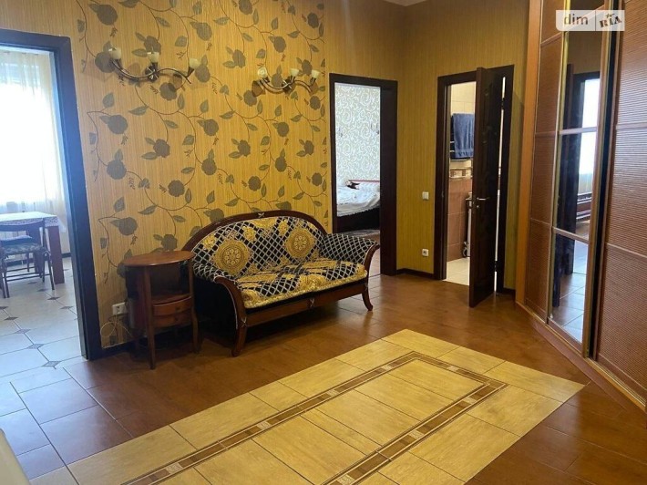 Продаж простороі 2-х кім.кв. 90кв.м. вул.Урлівська 16/37 - фото 1