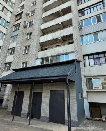 Продаж 3-и кімнатної кв. у Південному мкрні, цегляний будинок. - фото 1