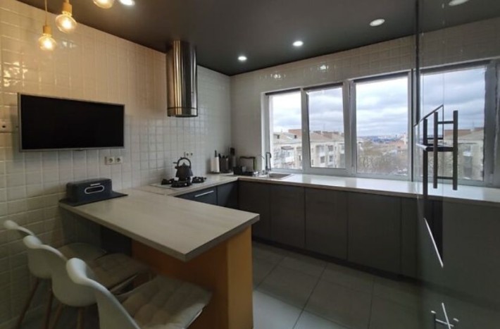 Продаж 3к квартири 85.8 кв. м на вул. Єрусалимка 15 - фото 1
