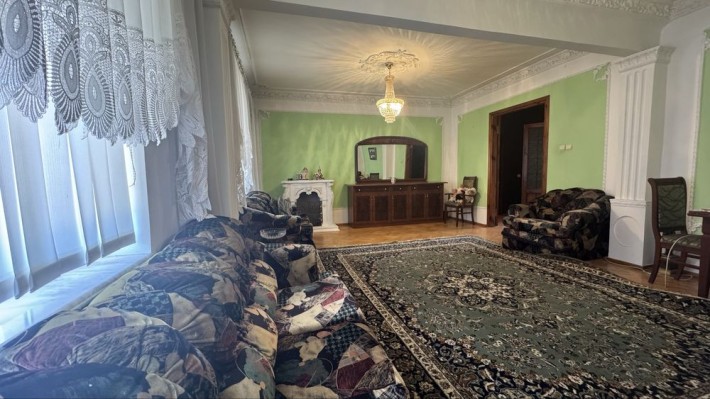 Продається простора квартира на пр. Яворницького у Дніпрі - фото 1