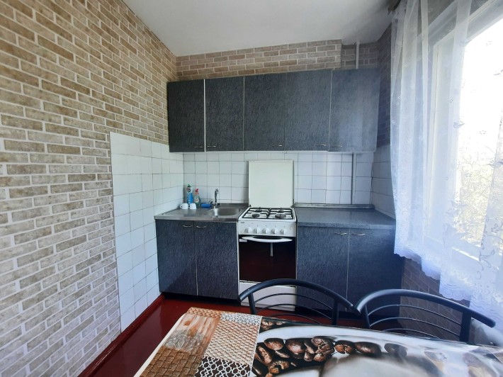 Продам 1 квартиру по ул. Героев Крут (ул. 12 Апреля) - фото 1