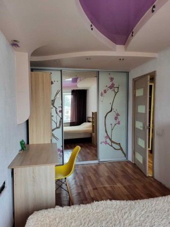 Продам 2-х. кімнатну квартиру в центрі. - фото 1