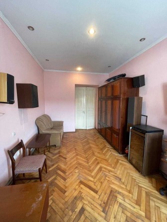 Продаж 2-кім. кв в австрійському будинку — вул. Залізнична - фото 1