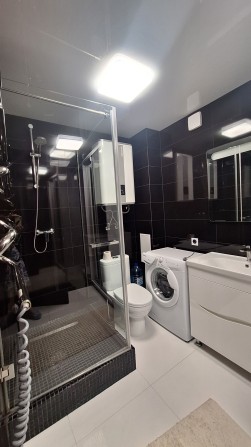 Продам 1 кім  ремонтом меблями і технікою - фото 1