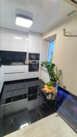 Продам 3-х ком.квартиру с евроремонтом! - фото 1