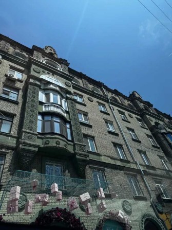 Продам 2х комнатную квартиру в центре - фото 1
