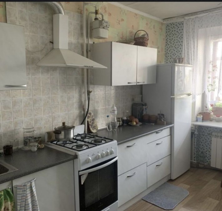 Продам 1 ком чешку в кирпичной вставке Победа-4, пр Героев 11 - фото 1