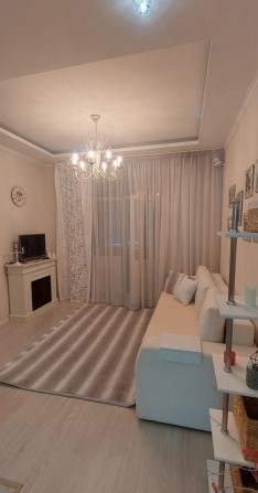 Продаж 3 кімнатної повнометражної квартири у центрі міста - фото 1