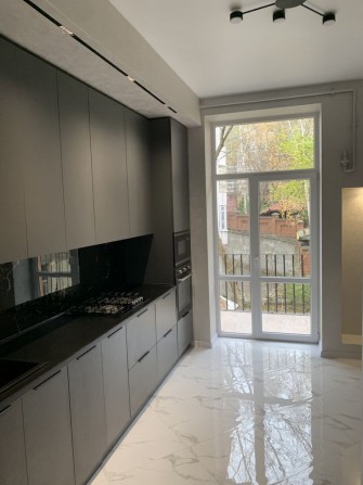 Продаж 3-х кімнатної квартири по вул. Тарнавського М.  в Личаківському - фото 1