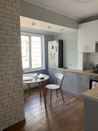 Продаж 3-кімнатної квартири з ремонтом, вул. Сластіона 58 - фото 1