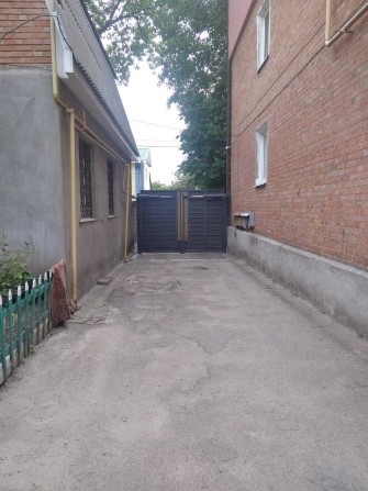 Продам 3-х кімнатну квартиру в центрі! Терміново! - фото 1