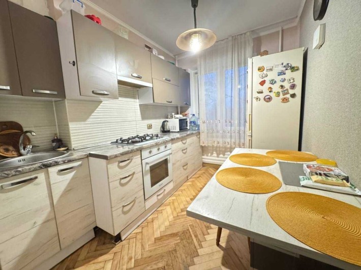 Продаж 4-х кімнатної квартири в гарному стані по вул. Пасічна - фото 1