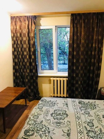 Продам 2-кімнатну квартиру на вул. Бочарова - фото 1