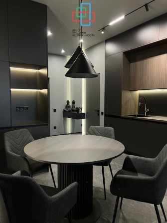 Эксклюзив!! Продам 2к квартиру в новострое с новым ремонтом!! - фото 1