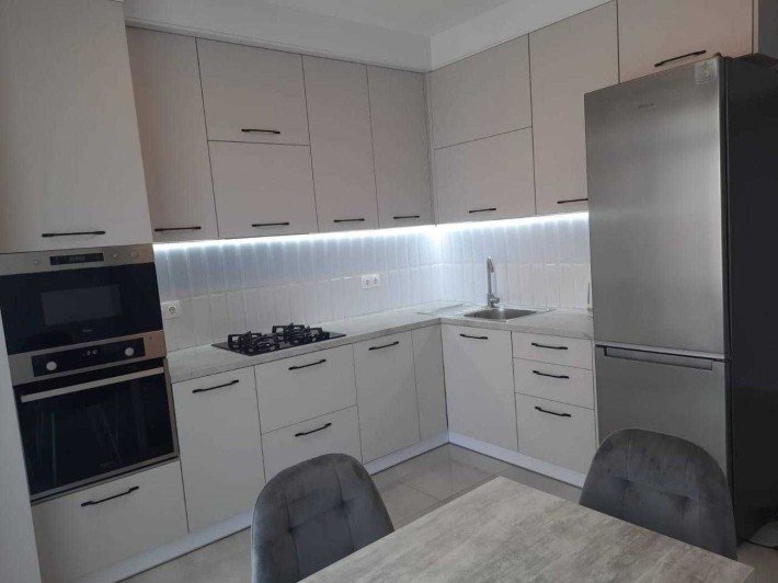 Продаж 2к кв. 65м, ремонт/меблі ЖК Auroom Tower, Підголоско-Чорновола. - фото 1