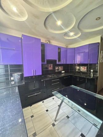 Продается 3-к крупногабаритная квартира в р-не Рассвета - фото 1