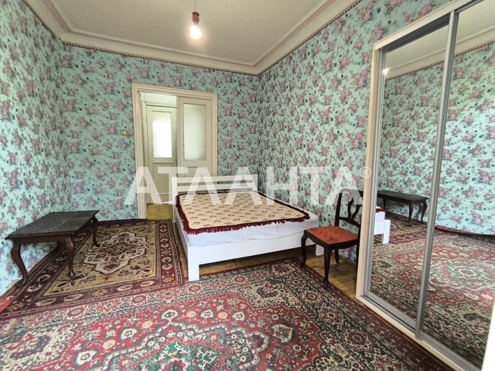 Продам 3 комнатную квартиру,  "сталинка", ул.Фабричная - фото 1