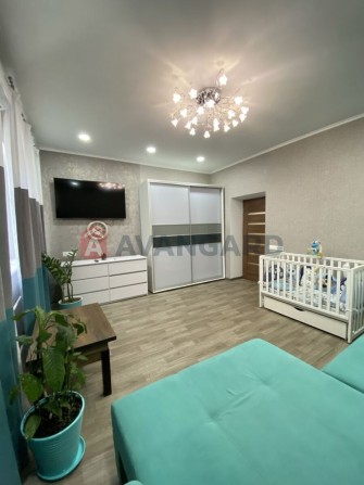 Продам 2 к. квартиру на Металургів. - фото 1
