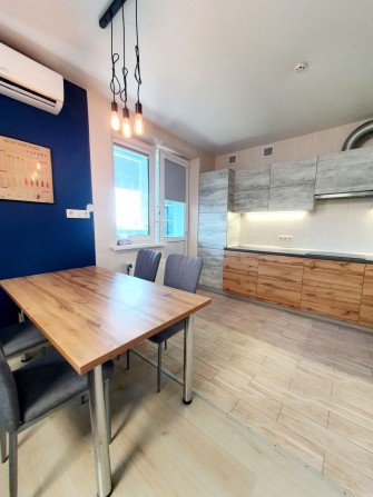 Продам 2х комнатную в новострое  с ремонтом  Алексеевка,  м. Победа - фото 1