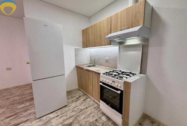 Продам  1-кімнатну квартиру з ремонтом у центрі — вул. Торгова - фото 1