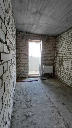 ДОМ С КОММУНИКАЦИЯМИ! Продам 1 комн квартиру 38м2, ЖК Гидропарк AB - фото 1