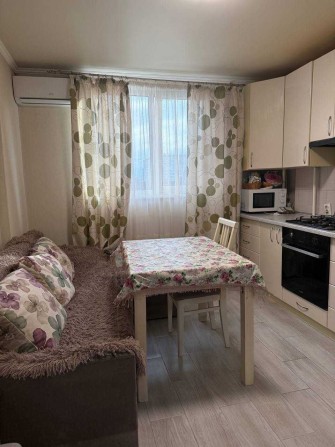 Терміновий ПРОДАЖ 1 кв + паркомісце + чердак - фото 1