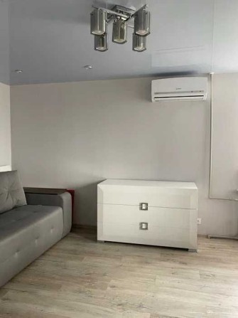 Продам квартиру с кап ремонтом  в тихом центре - фото 1