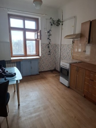 Продается 4-комнатная квартира  Поселок Артема, ул. Дизельная - фото 1