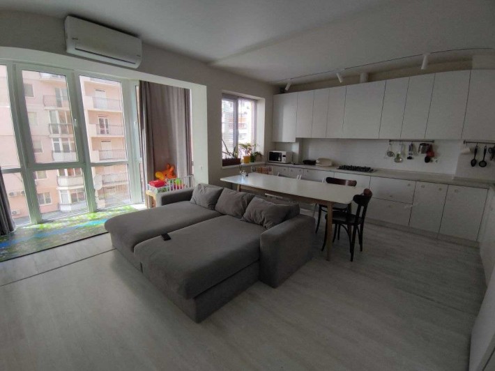 Продам 3-х комнатную квартиру - фото 1