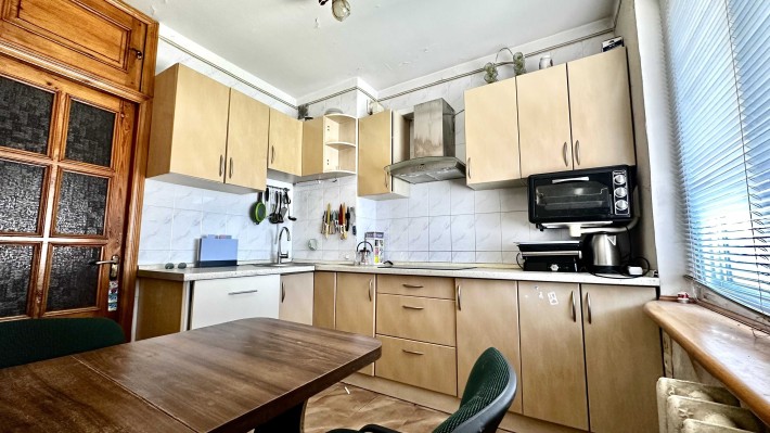 ТАИРОВА Продам 3 ком квартира Сотовый проект Средний этаж - фото 1