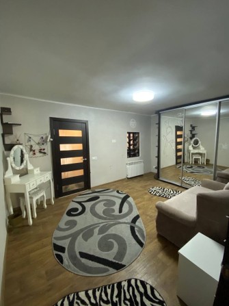 Продам 2к квартиру(жилкоп) в центрі. - фото 1