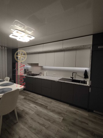 Продам 2 ком квартиру на Высоцкого - фото 1